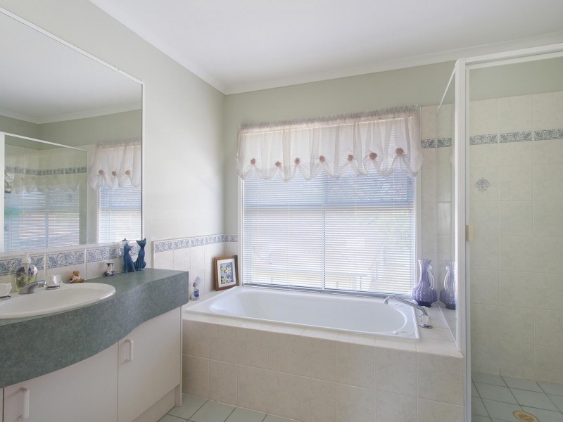 4 Genoa Court, Noosa Waters QLD 4566