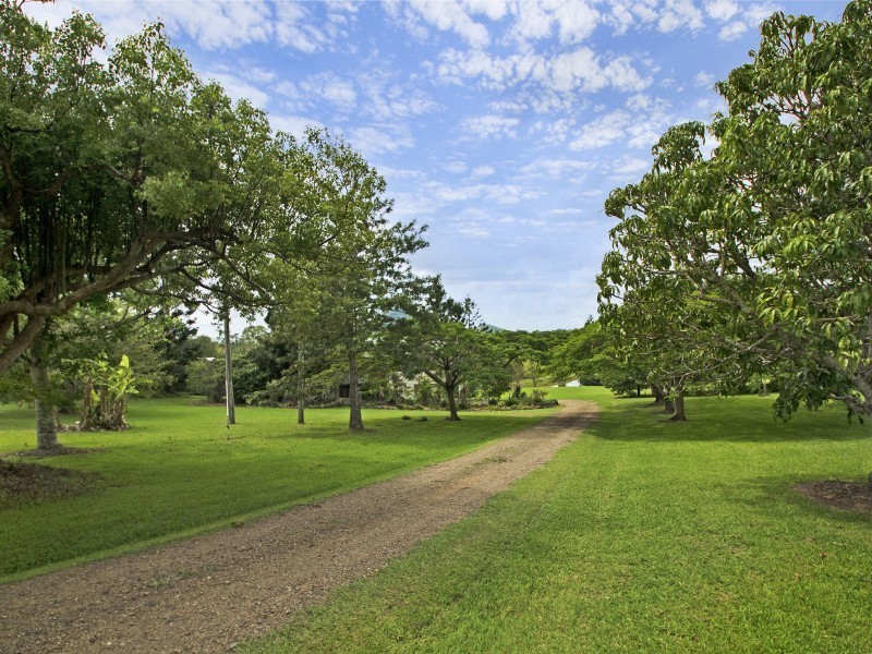 183 Ocean View Road, Cooroy QLD 4563