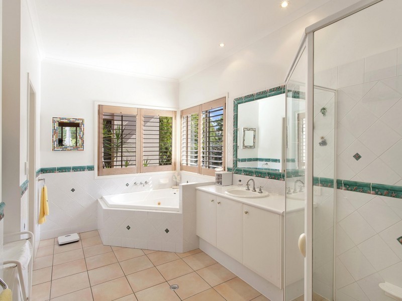 28 Waterside Court, Noosa Waters QLD 4566