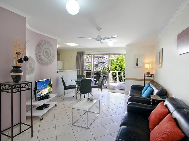 208/4 Lake Weyba Drive, Noosaville QLD 4566