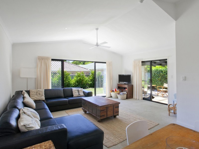 1B Sarena Court, Sunshine Beach QLD 4567