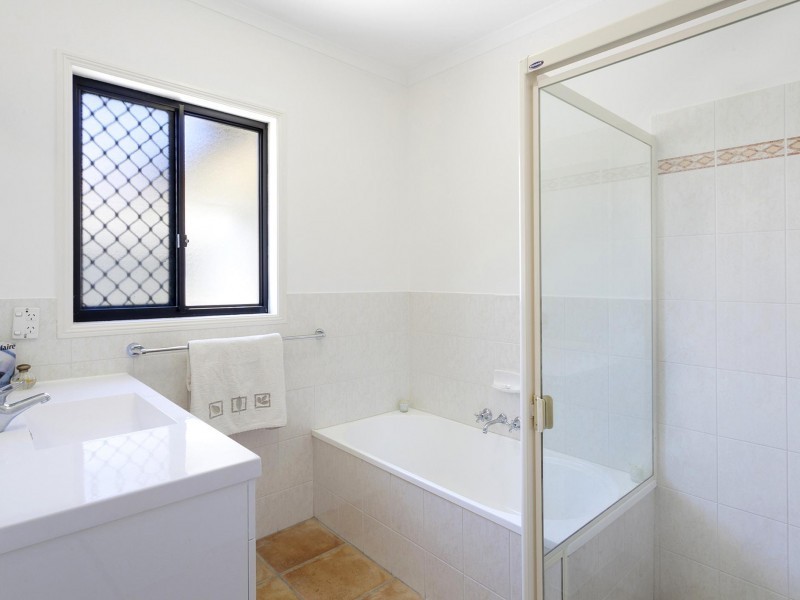 1B Sarena Court, Sunshine Beach QLD 4567