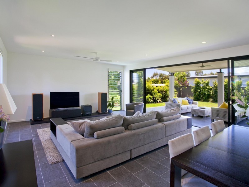 8 Smoke Bush Drive, Noosa Heads QLD 4567