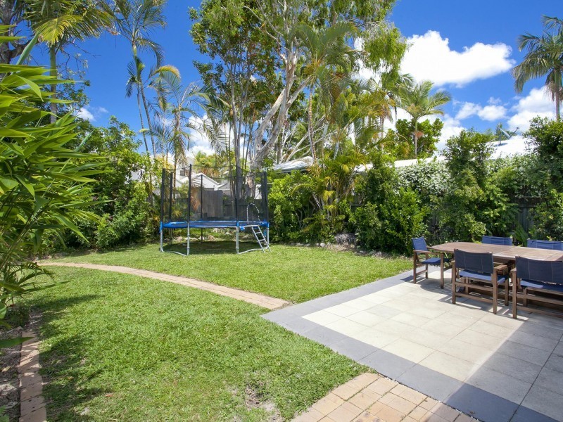 13 Laburnum Crescent, Noosaville QLD 4566