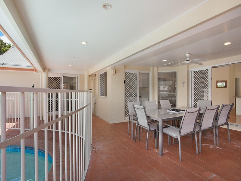 2 Windsurf Place, Noosa Waters QLD 4566