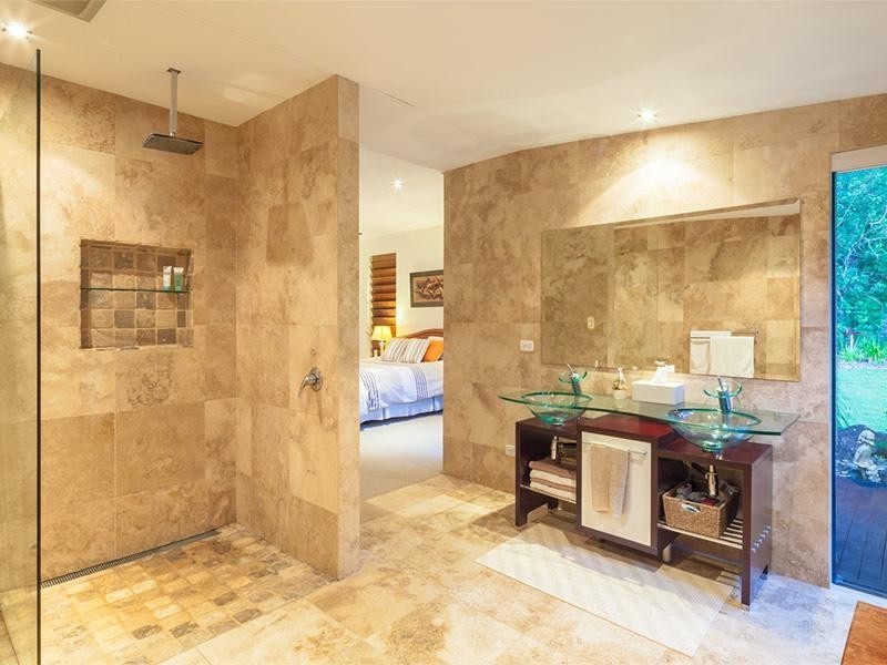 136 Gumboil Road, Tinbeerwah QLD 4563