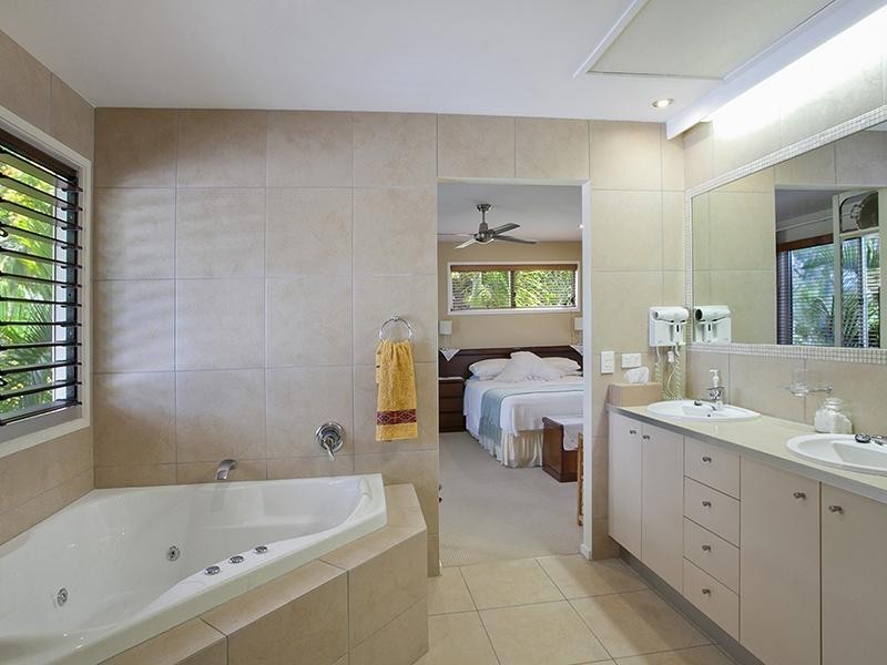 27 Regatta Circuit, Noosaville QLD 4566