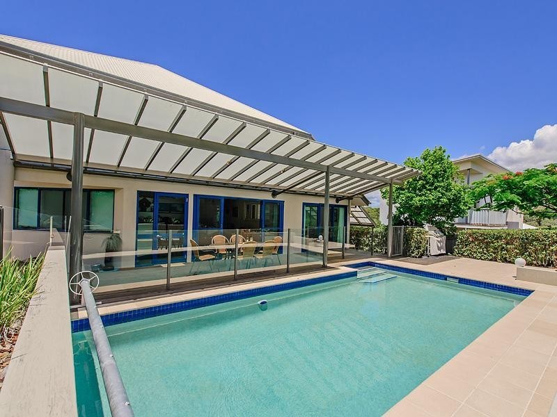 9 Seafarer Court, Castaways Beach QLD 4567