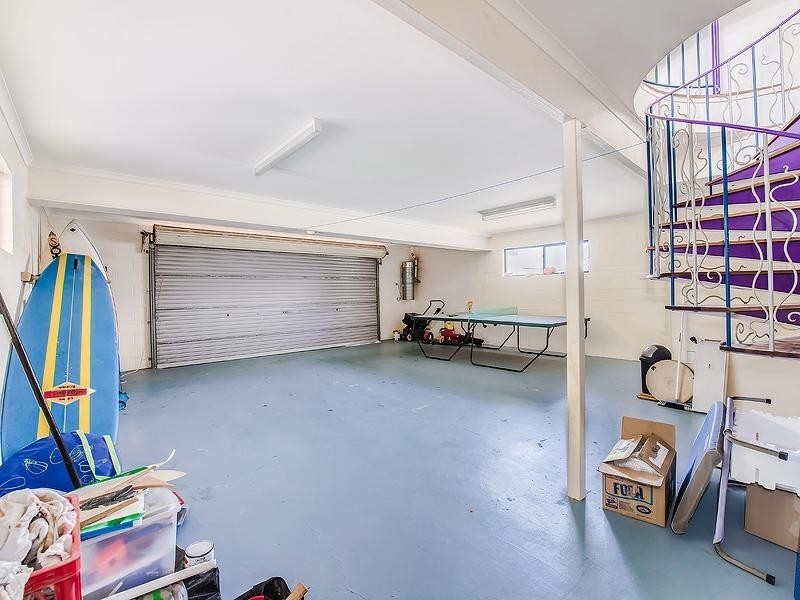 9 Seafarer Court, Castaways Beach QLD 4567