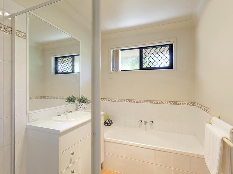 8 Tulipwood Street, Noosaville QLD 4566