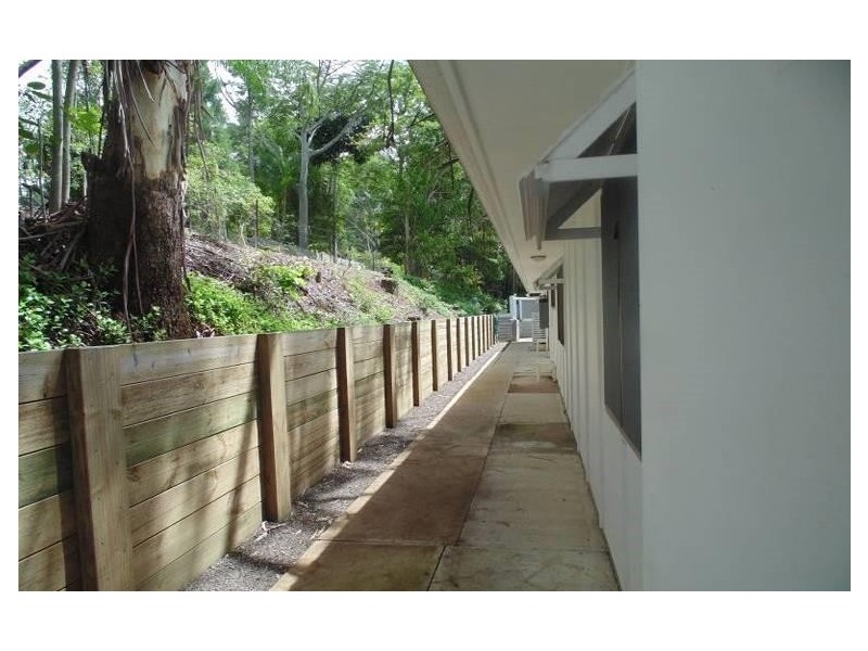 9 Smiths Road, Tinbeerwah QLD 4563