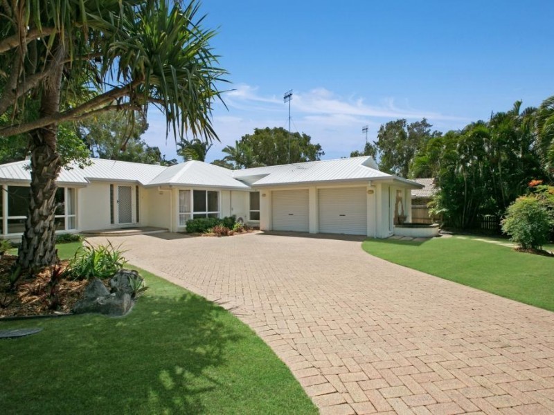 4  Weatherly Court, Sunrise Beach QLD 4567