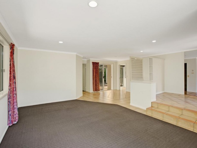 4  Weatherly Court, Sunrise Beach QLD 4567