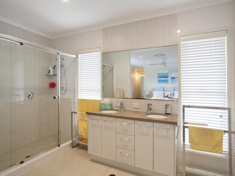 10 Antipodes Close, Castaways Beach QLD 4567