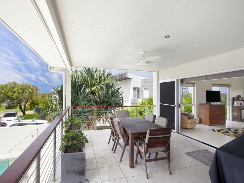 10 Antipodes Close, Castaways Beach QLD 4567