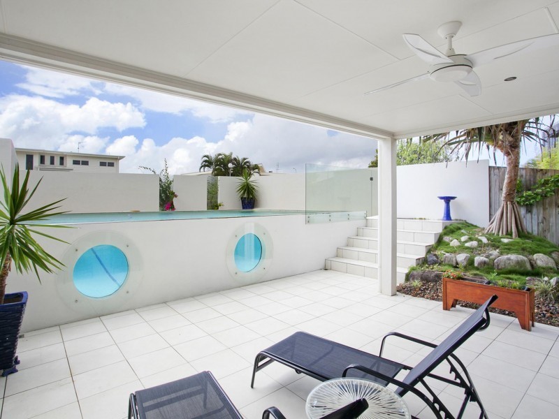 10 Antipodes Close, Castaways Beach QLD 4567