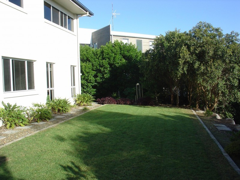 10 Antipodes Close, Castaways Beach QLD 4567