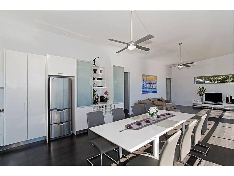 18 Clearview Drive, Lake Macdonald QLD 4563