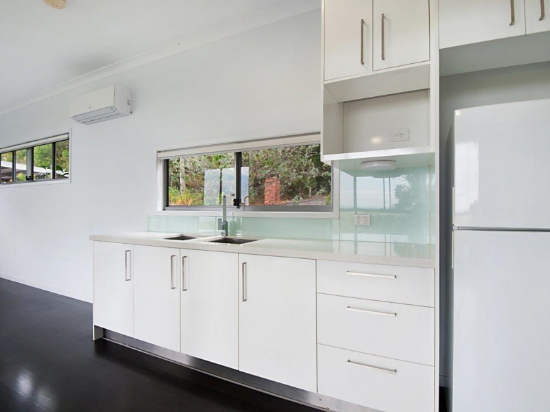 18 Clearview Drive, Lake Macdonald QLD 4563