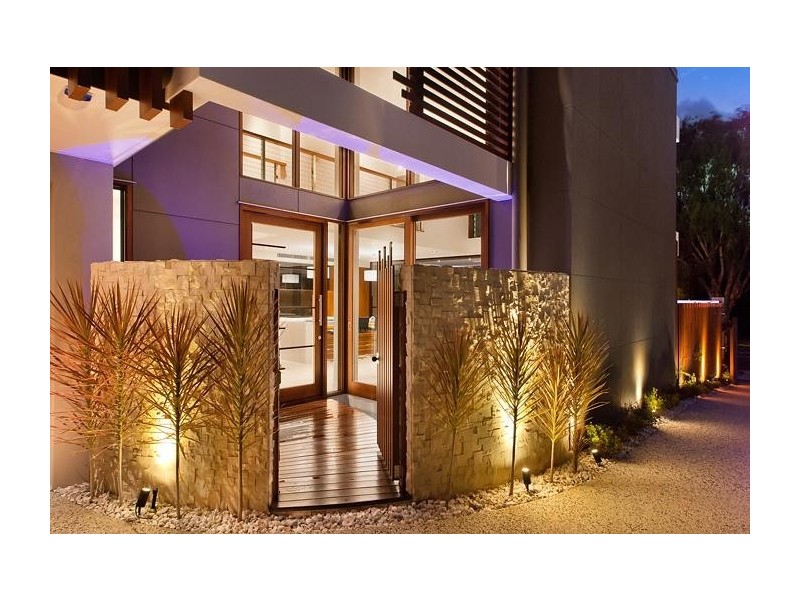 2/12 Howard Street, Noosaville QLD 4566