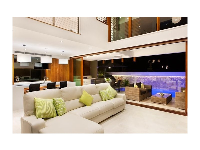 2/12 Howard Street, Noosaville QLD 4566