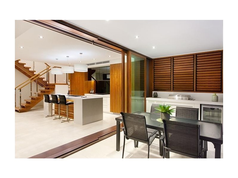 2/12 Howard Street, Noosaville QLD 4566