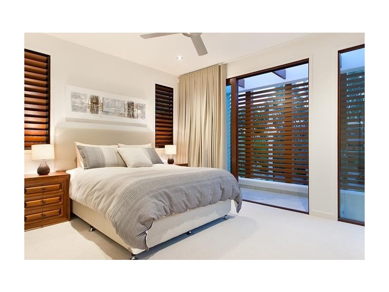 2/12 Howard Street, Noosaville QLD 4566