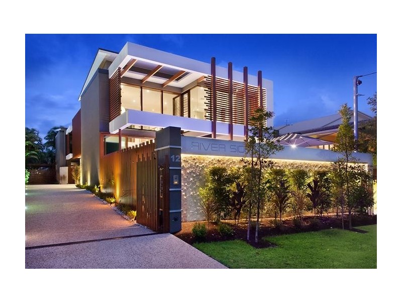 2/12 Howard Street, Noosaville QLD 4566