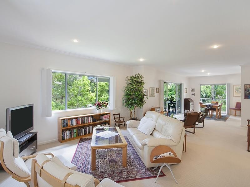 16 Moonare Crescent, Noosa Heads QLD 4567