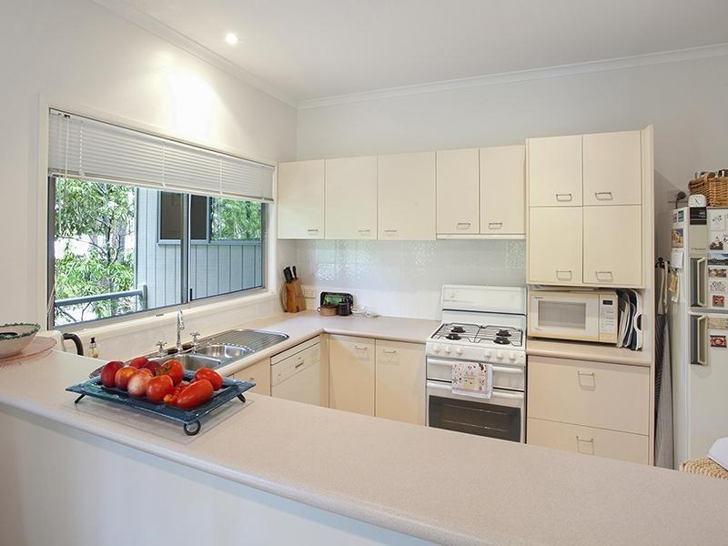16 Moonare Crescent, Noosa Heads QLD 4567