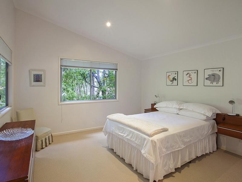 16 Moonare Crescent, Noosa Heads QLD 4567