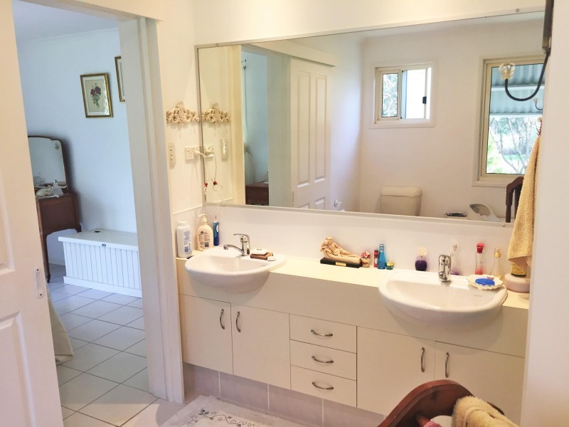 18 Tanderra Drive, Cooran QLD 4569