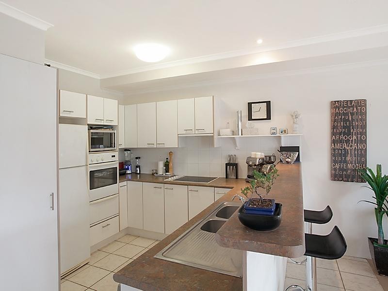2/19 Advance Place, Sunrise Beach QLD 4567