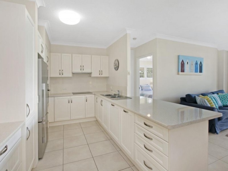 1/6  Douglas Street, Sunshine Beach QLD 4567