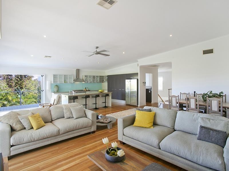 10 Captains Court, Sunrise Beach QLD 4567