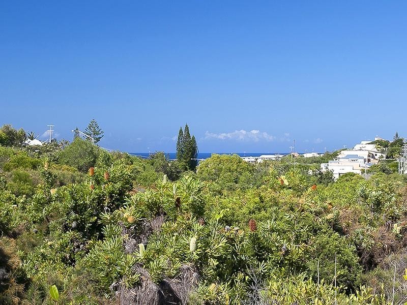 10 Captains Court, Sunrise Beach QLD 4567