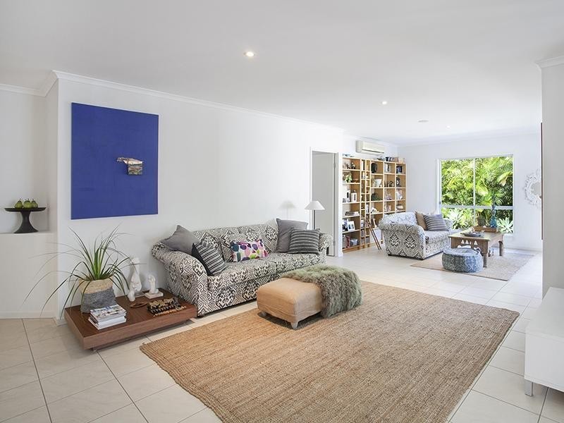 10 Captains Court, Sunrise Beach QLD 4567