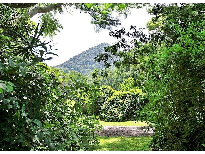 417  Pomona Kin-Kin Road, Pinbarren QLD 4568