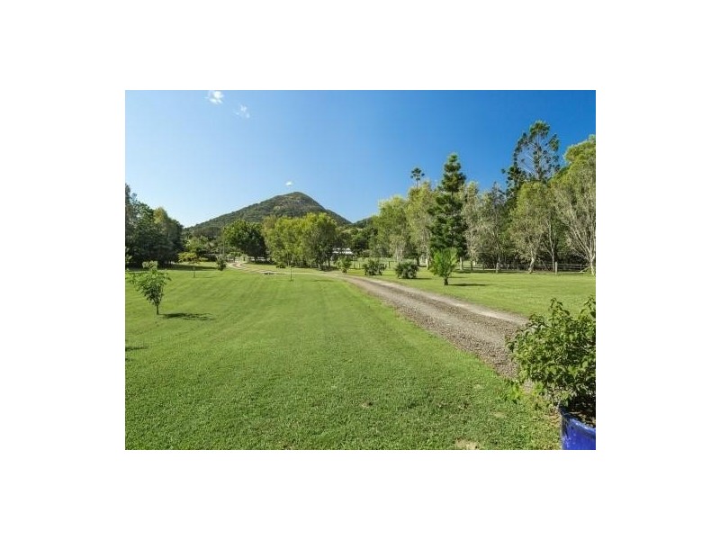 135 Lone Hand Road, Eumundi QLD 4562