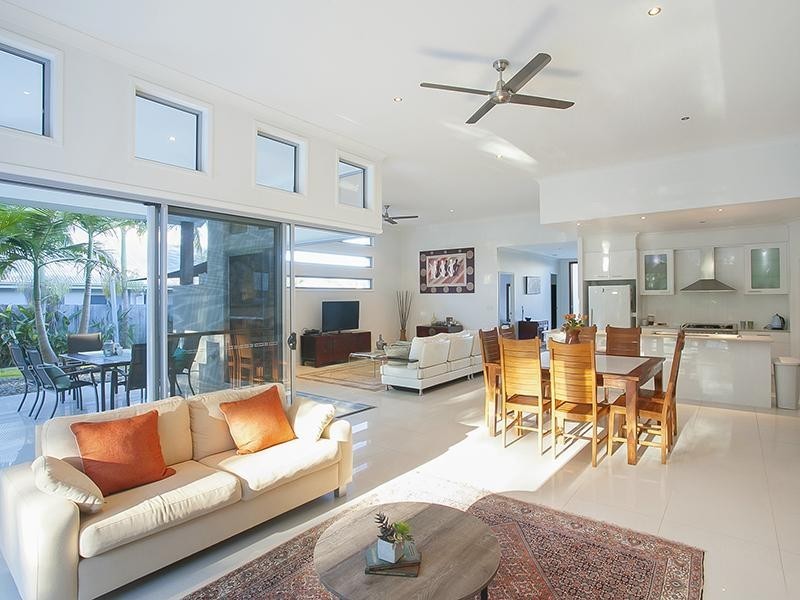 9 Attenuatta Place, Noosaville QLD 4566