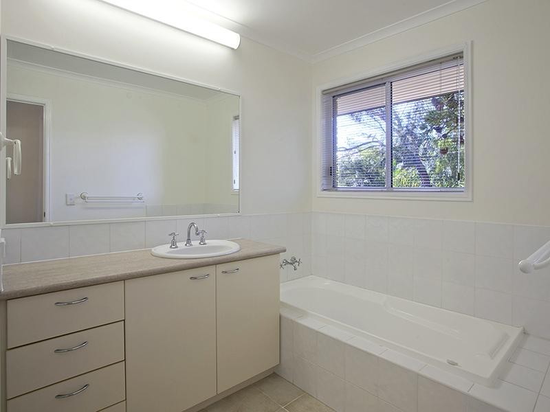 6 Kiata Court, Noosa Heads QLD 4567