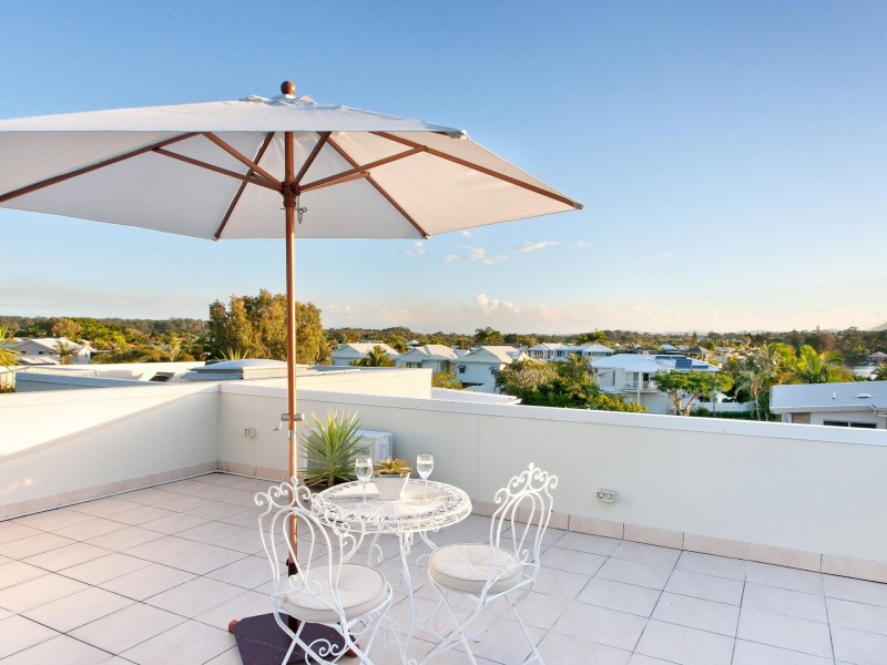 2/16  Sunseeker Close, Noosa Waters QLD 4566