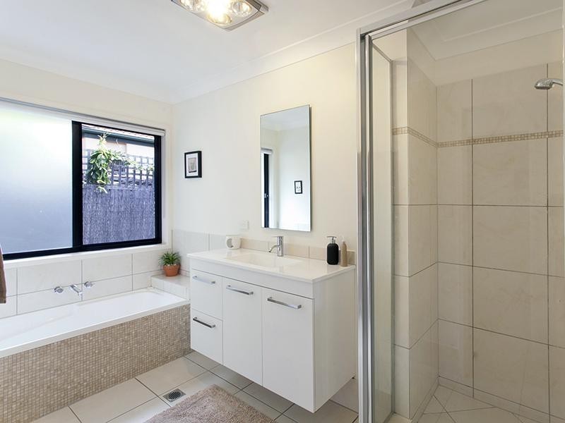 18 Skylark Court, Noosaville QLD 4566