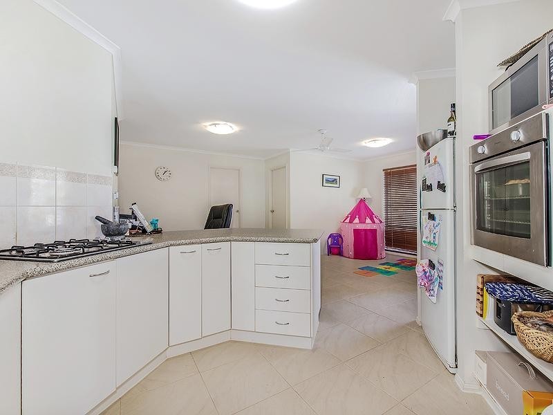 14 Cooba Place, Noosaville QLD 4566