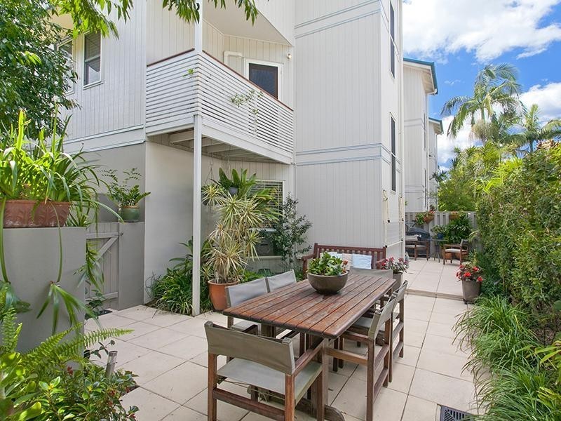 4/12 William Street, Noosaville QLD 4566