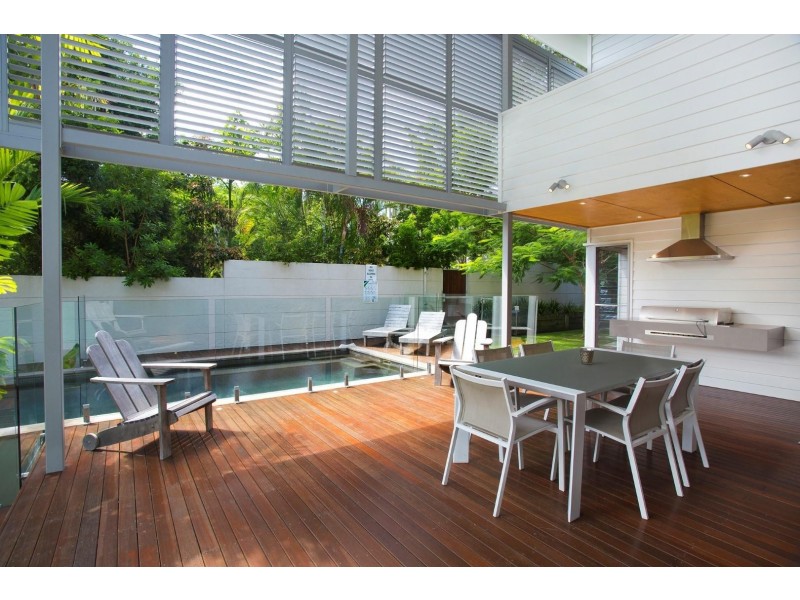 1 Nairana Rest, Noosa Heads QLD 4567