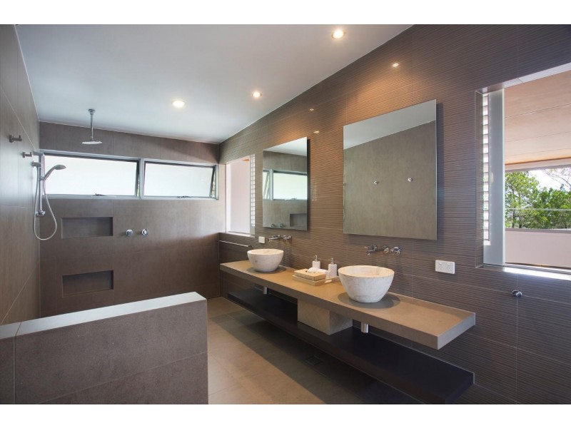 1 Nairana Rest, Noosa Heads QLD 4567