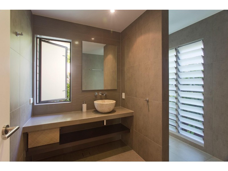 1 Nairana Rest, Noosa Heads QLD 4567