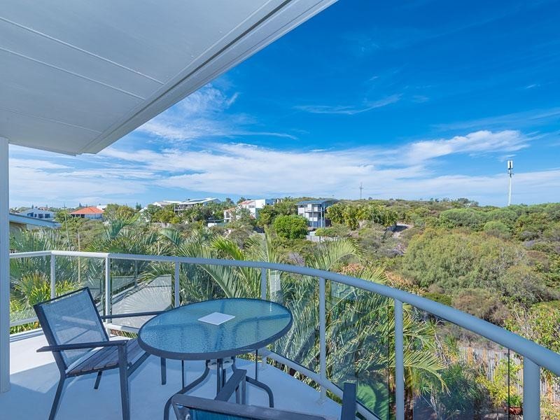 24 Antipodes Close, Castaways Beach QLD 4567