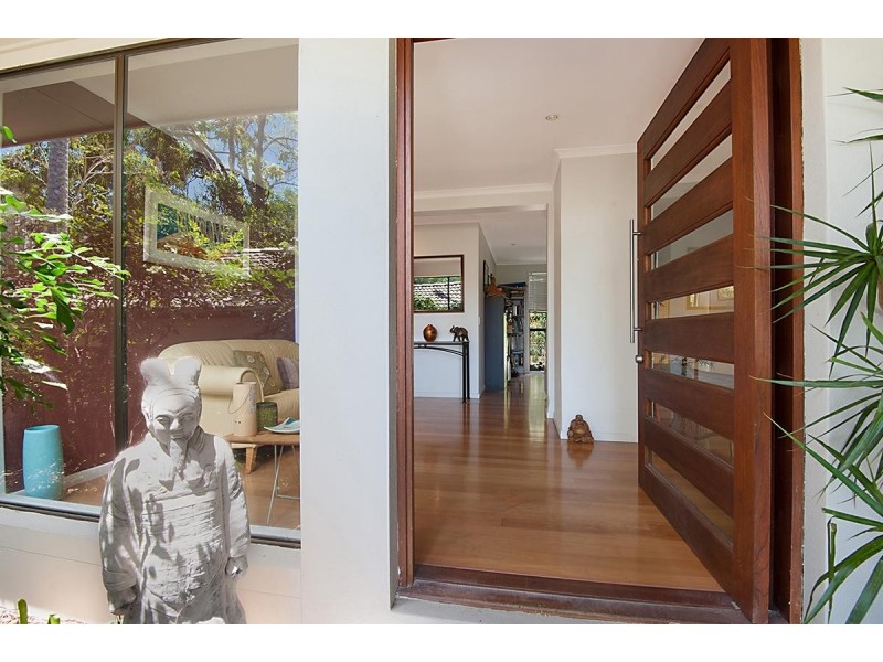 8 Moonare Crescent, Noosa Heads QLD 4567